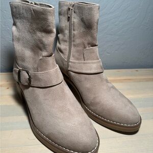 KENSIE Women's Suede Ankle Boots - Tan size 7.5
